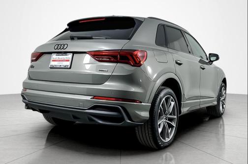 2025 Audi Q3 Premium 45 TFSI S line quattro Tiptronic