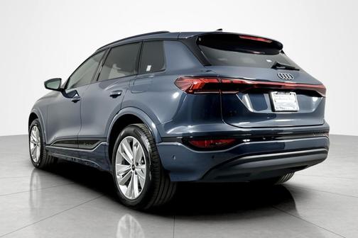 2025 Audi Q6 e-tron Premium