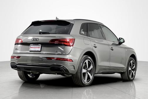 2023 Audi Q5 45 S line Prestige