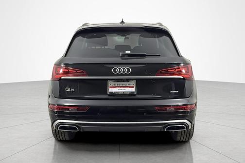 Mythos Black Metallic 2025 Audi Q5 55 S line Premium