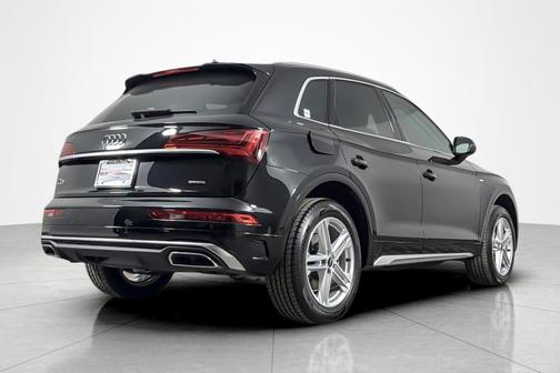 Mythos Black Metallic 2025 Audi Q5 55 S line Premium
