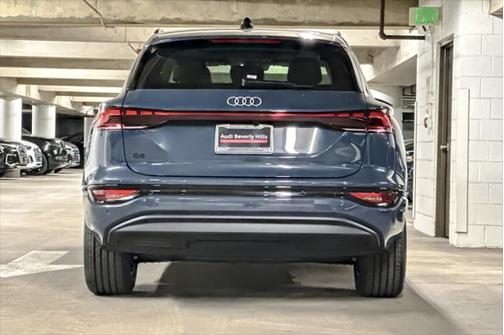2025 Audi Q6 e-tron Premium Plus quattro