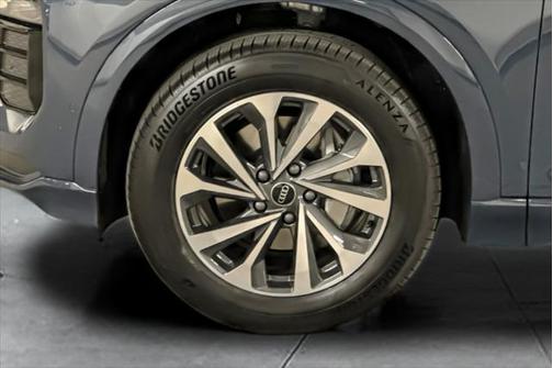 2025 Audi Q6 e-tron Premium Plus quattro