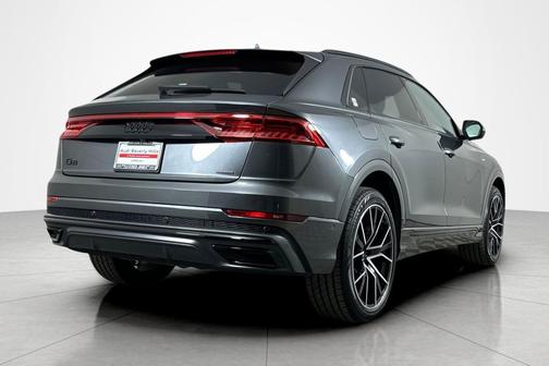 2022 Audi Q8 55 Premium Plus