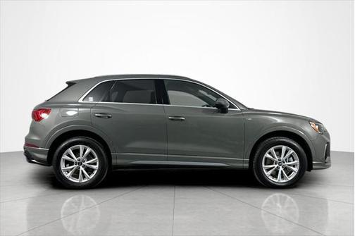 2022 Audi Q3 45 S line Premium
