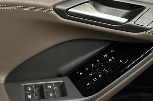 2025 Audi Q6 e-tron Premium Plus quattro