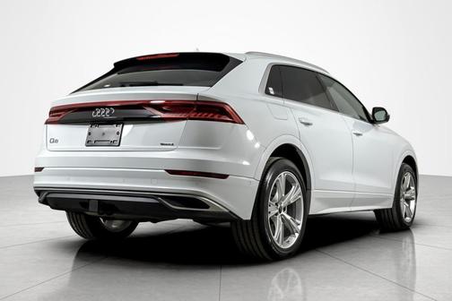 Glacier White Metallic 2023 Audi Q8 55 Premium Plus