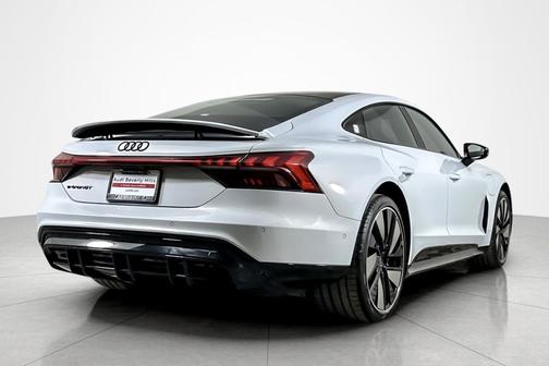 2023 Audi e-tron GT Prestige quattro