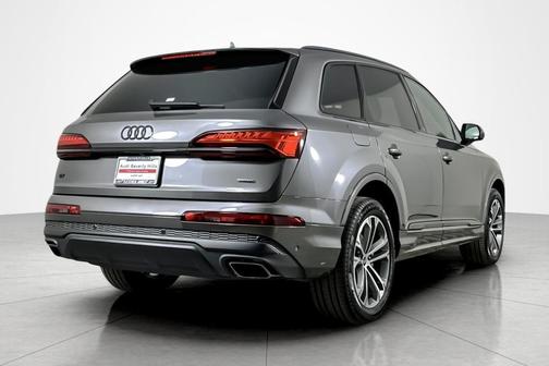 2026 Audi Q7 45 Premium Plus