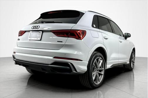 2025 Audi Q3 Premium 45 TFSI S line quattro Tiptronic