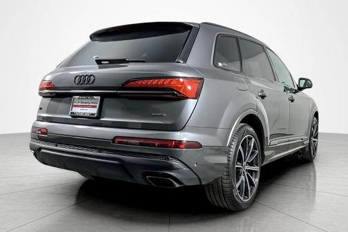 2025 Audi Q7 45 Premium Plus