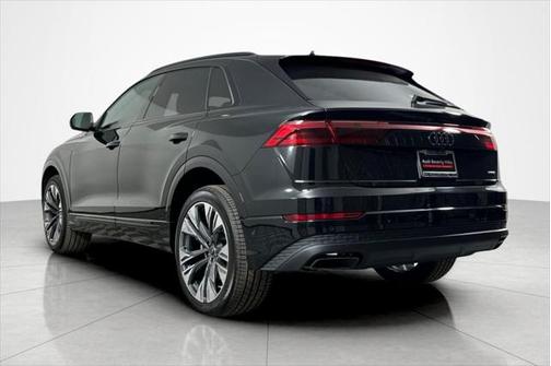 2025 Audi Q8 55 Premium