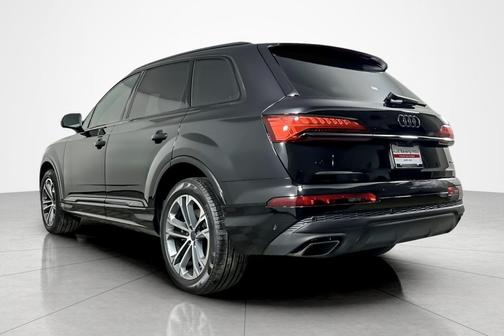 2026 Audi Q7 45 Premium Plus