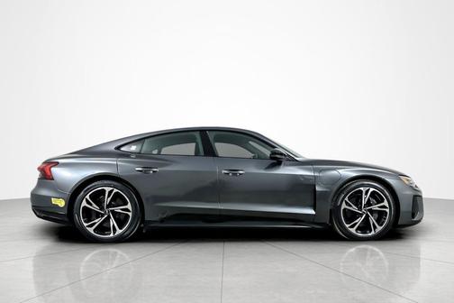 2022 Audi e-tron GT Premium Plus