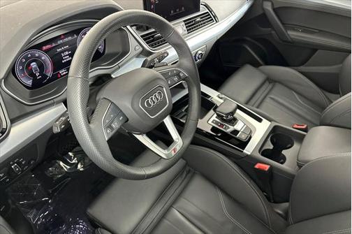 2024 Audi Q5 45 S line Premium Plus