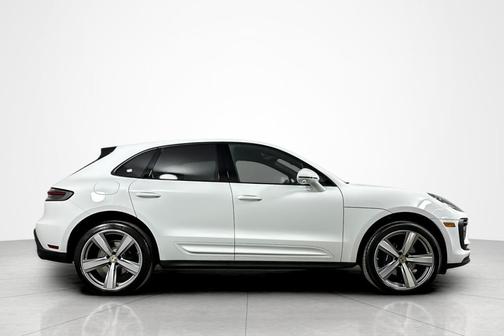 2025 Porsche Macan T