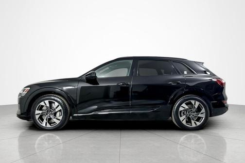 2023 Audi e-tron Premium quattro