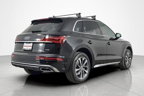 Mythos Black Metallic 2023 Audi Q5 45 S line Premium Plus