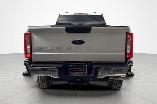 Oxford White 2024 Ford F-350 XLT