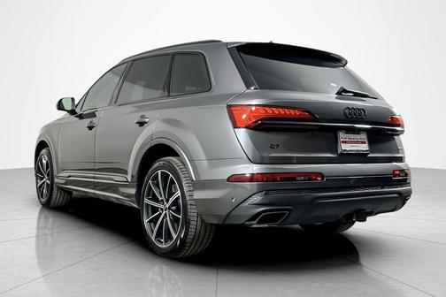 2025 Audi Q7 45 Premium Plus