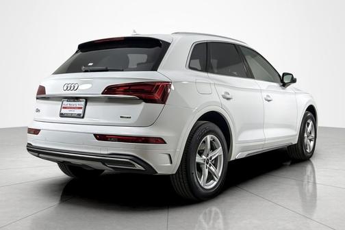 Ibis White 2023 Audi Q5 40 Premium