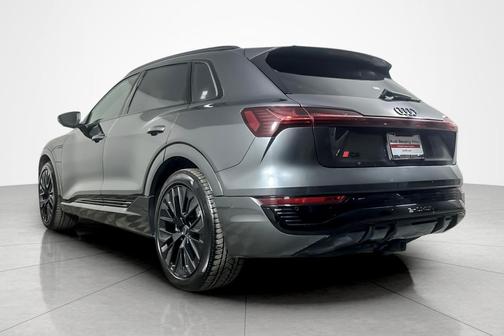 2024 Audi Q8 e-tron Prestige