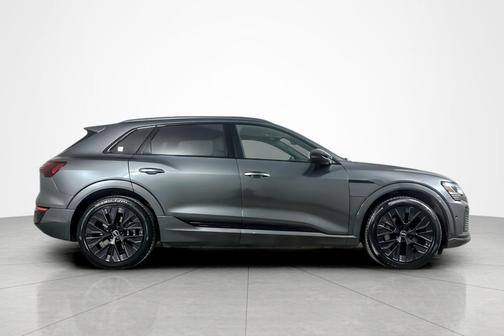 2024 Audi Q8 e-tron Prestige