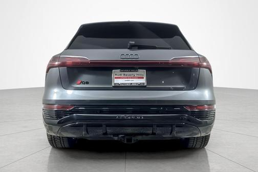 2024 Audi Q8 e-tron Prestige