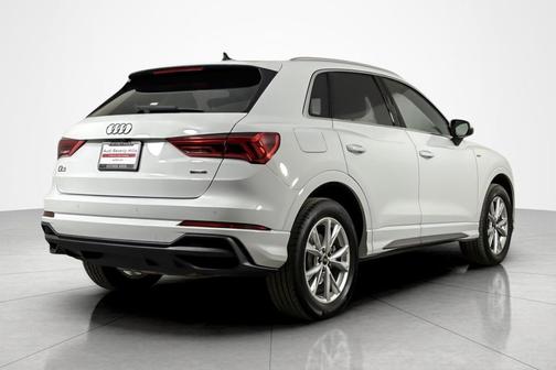 2023 Audi Q3 Premium 45 TFSI S line quattro Tiptronic