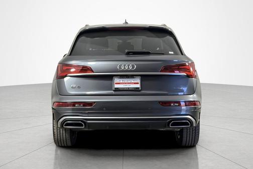 Daytona Gray Pearl Effect 2023 Audi Q5 45 S line Premium Plus