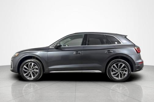 Daytona Gray Pearl Effect 2023 Audi Q5 45 S line Premium Plus