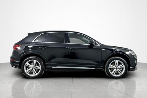 2022 Audi Q3 45 S line Premium Plus