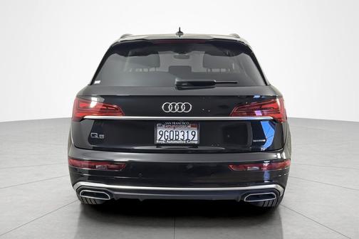 Mythos Black Metallic 2023 Audi Q5 45 S line Premium