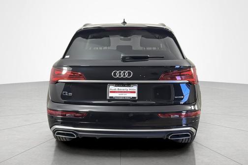 Mythos Black Metallic 2023 Audi Q5 45 S line Premium