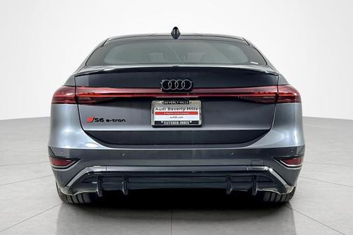Daytona Gray Pearl Effect 2027 Audi S6 e-tron Premium Plus