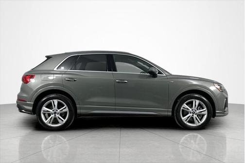 2022 Audi Q3 45 S line Premium