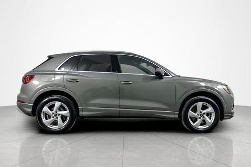 2022 Audi Q3 40 Premium