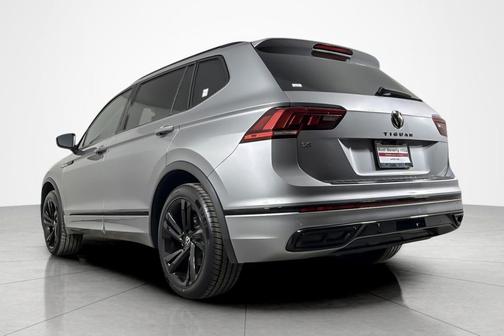 PYRITE SILVER 2023 Volkswagen Tiguan 2.0T SE R-Line Black