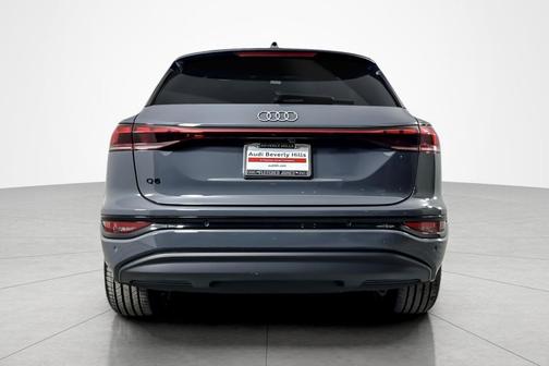 2025 Audi Q6 e-tron Premium Plus quattro