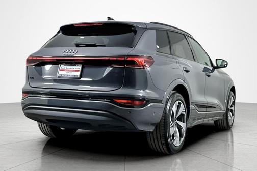 2025 Audi Q6 e-tron Premium Plus quattro