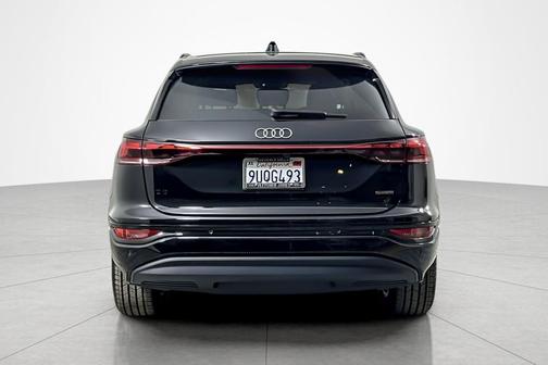 2025 Audi Q6 e-tron Premium quattro