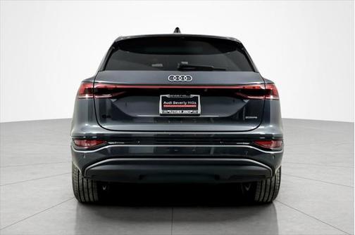 2025 Audi Q6 e-tron Premium quattro