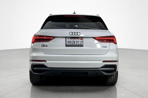 2025 Audi Q3 Premium 45 TFSI S line quattro Tiptronic