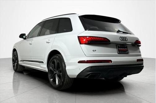 2025 Audi Q7 55 Premium Plus