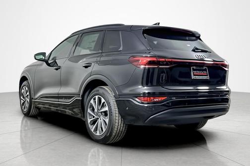 2025 Audi Q6 e-tron Premium quattro