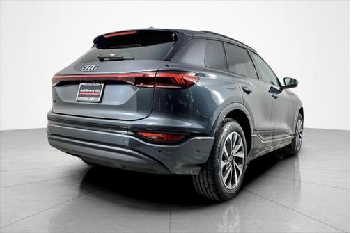 2025 Audi Q6 e-tron Premium quattro