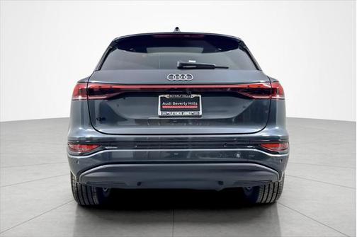 2025 Audi Q6 e-tron Premium quattro