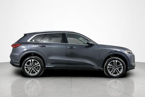 2025 Audi Q5 Premium TFSI quattro S tronic
