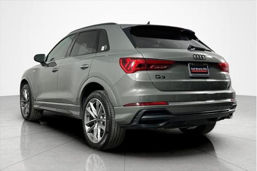 2022 Audi Q3 45 S line Premium