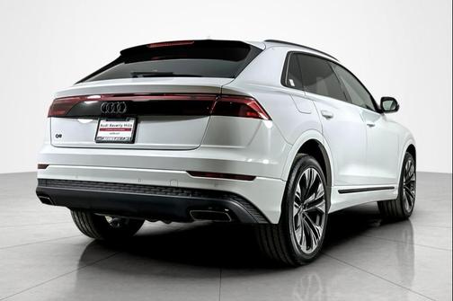 2025 Audi Q8 55 Premium